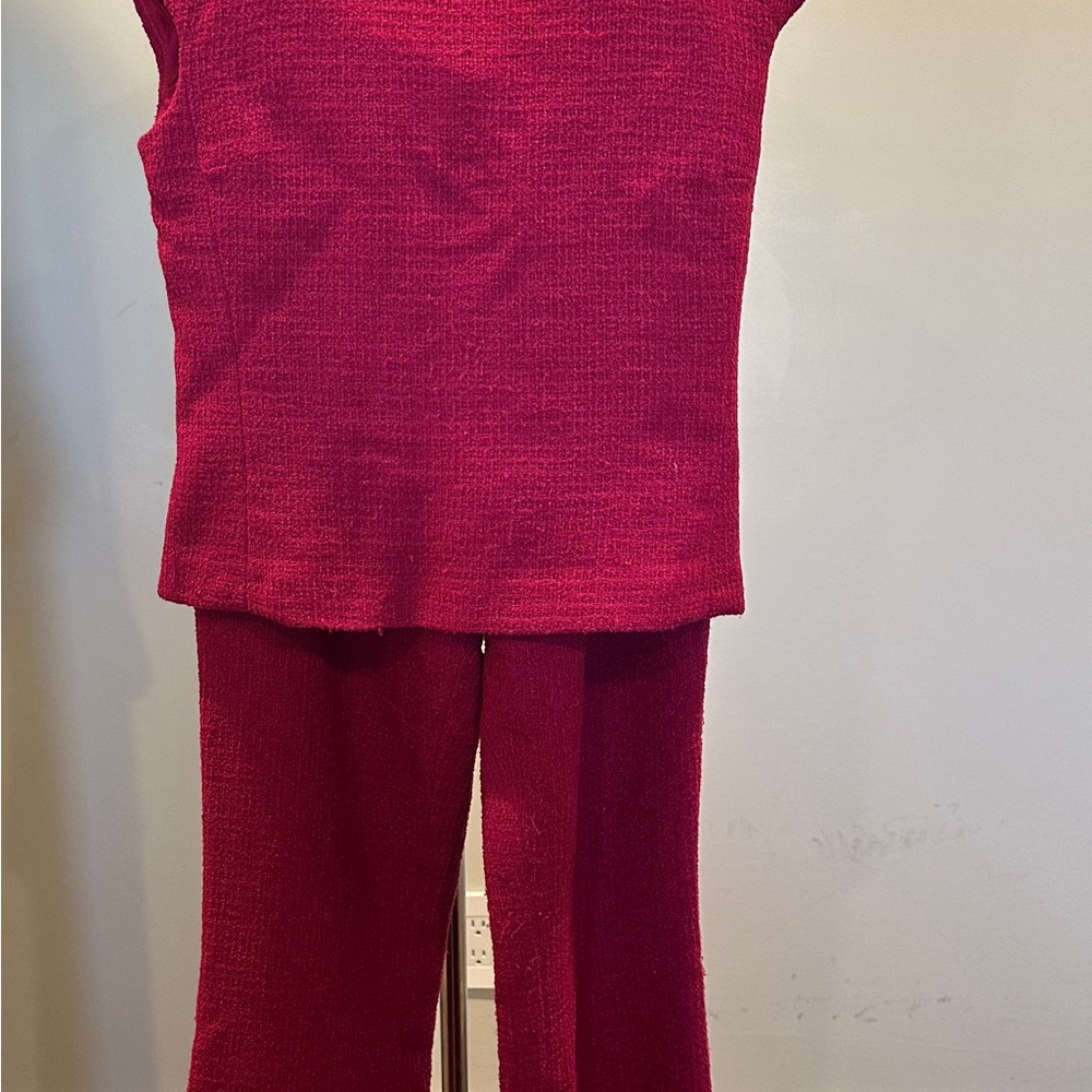 Chanel Raspberry Boucle Sleeveless 2 piece pant set - Picture 6 of 10